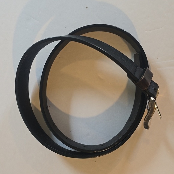 Liz Claiborne Womens Black leather belt Silver Tone Buckle Vintage Sz.40 - Picture 3 of 11